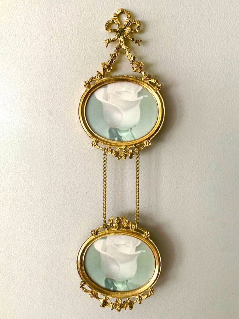 Wall hanging Double Photo Frame Hollywood Regency Stlye Gold Tone